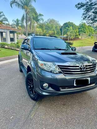 TOYOTA-HILUX SW4-2014