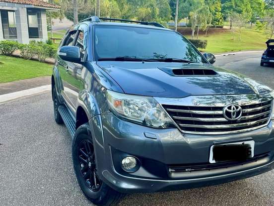 TOYOTA-HILUX SW4-3.0 SRV 4X4 16V TURBO INTERCOOLER DIESEL 4P AUTOMÁTICO TOYOTA-HILUX SW4-2014