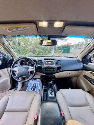 TOYOTA-HILUX SW4-2014