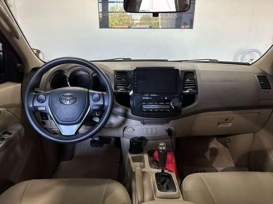 TOYOTA-HILUX SW4-2008