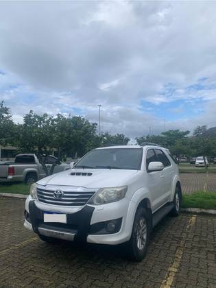 TOYOTA HILUX SW4 3.0 SRV 4X4 7 LUGARES 16V TURBO INTERCOOLER DIESEL 4P AUTOMÁTICO