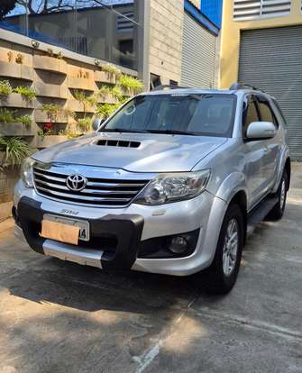 TOYOTA-HILUX SW4-2014