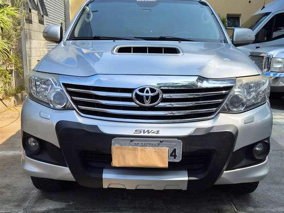 TOYOTA-HILUX SW4-3.0 SRV 4X4 7 LUGARES 16V TURBO INTERCOOLER DIESEL 4P AUTOMÁTICO TOYOTA-HILUX SW4-2014