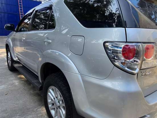 TOYOTA-HILUX SW4-3.0 SRV 4X4 7 LUGARES 16V TURBO INTERCOOLER DIESEL 4P AUTOMÁTICO TOYOTA-HILUX SW4-2014