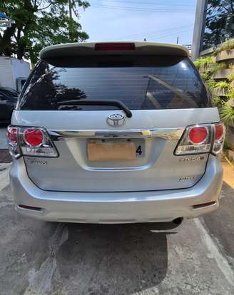 TOYOTA-HILUX SW4-2014