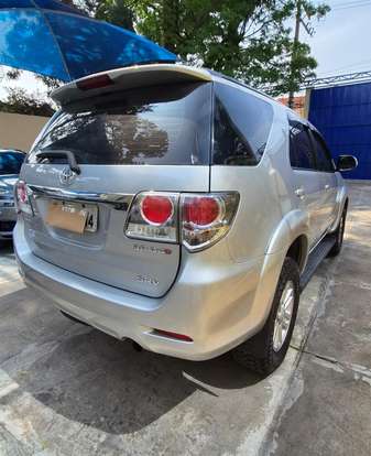 TOYOTA-HILUX SW4-2014