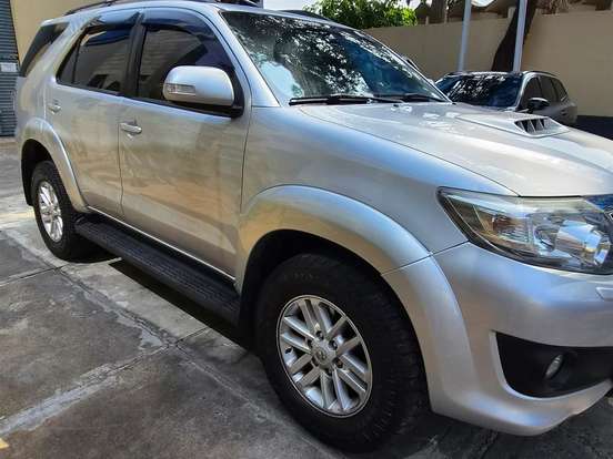 TOYOTA-HILUX SW4-3.0 SRV 4X4 7 LUGARES 16V TURBO INTERCOOLER DIESEL 4P AUTOMÁTICO TOYOTA-HILUX SW4-2014