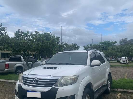 TOYOTA-HILUX SW4-3.0 SRV 4X4 7 LUGARES 16V TURBO INTERCOOLER DIESEL 4P AUTOMÁTICO TOYOTA-HILUX SW4-2012