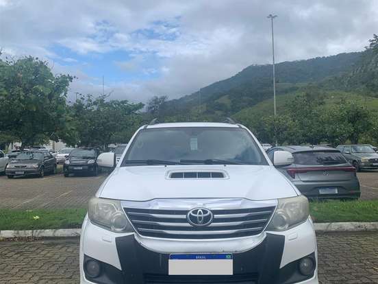 TOYOTA-HILUX SW4-3.0 SRV 4X4 7 LUGARES 16V TURBO INTERCOOLER DIESEL 4P AUTOMÁTICO TOYOTA-HILUX SW4-2012