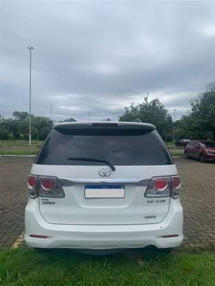 TOYOTA-HILUX SW4-2012