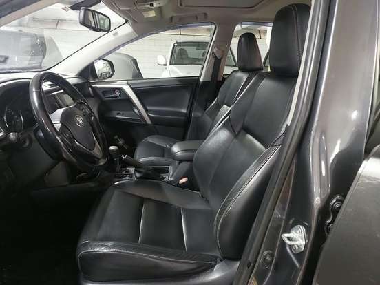 TOYOTA-RAV4-2017