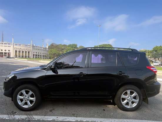 TOYOTA-RAV4-2010