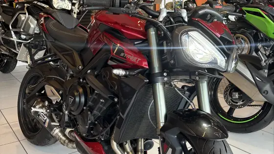 TRIUMPH STREET TRIPLE 765 RS 