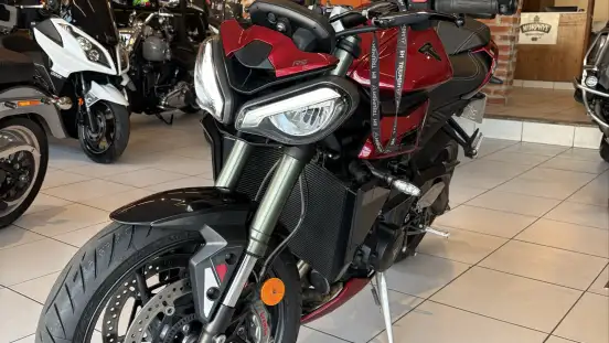 TRIUMPH-STREET TRIPLE 765 RS-2023