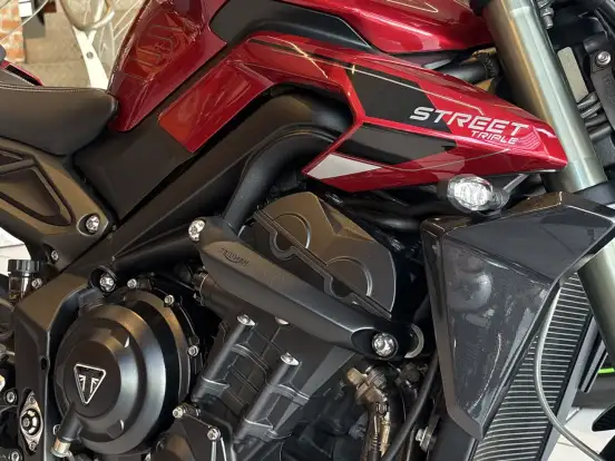 TRIUMPH-STREET TRIPLE 765 RS TRIUMPH-STREET TRIPLE 765 RS-2023