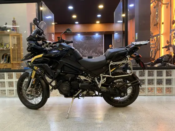 TRIUMPH TIGER 1200 RALLY BLACK EDITION 