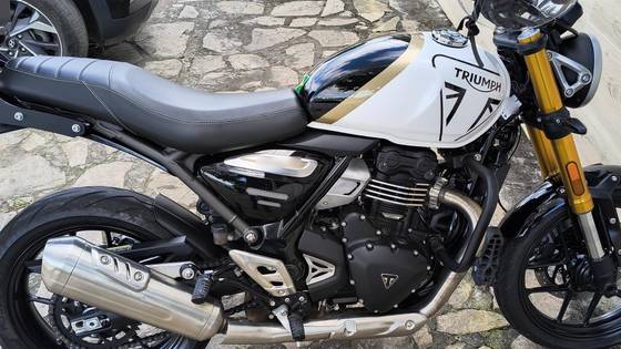 TRIUMPH SPEED 400 