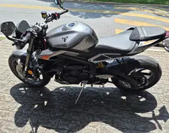 TRIUMPH STREET TRIPLE 765 RS TRIUMPH STREET TRIPLE 765 RS