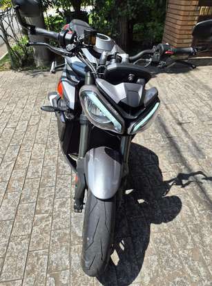 TRIUMPH-STREET TRIPLE 765 RS-2023