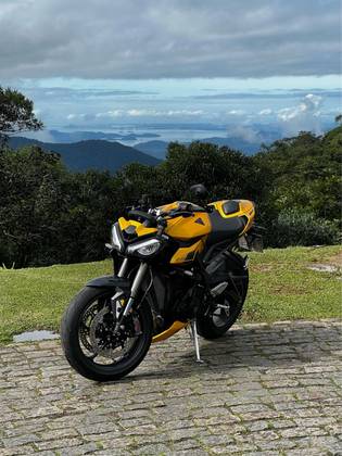TRIUMPH STREET TRIPLE RS ABS 