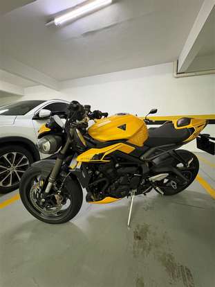 TRIUMPH-STREET TRIPLE RS ABS-2025