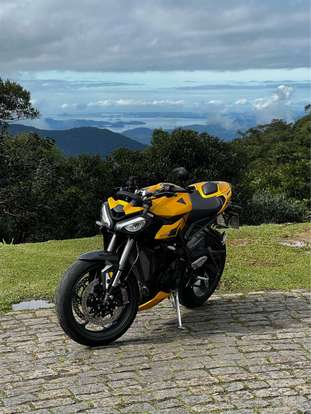 TRIUMPH-STREET TRIPLE RS ABS-2025