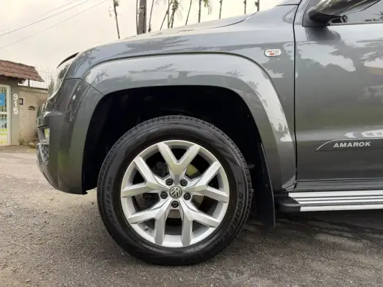VOLKSWAGEN-AMAROK-2021