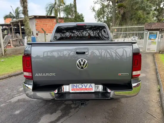 VOLKSWAGEN-AMAROK-2021