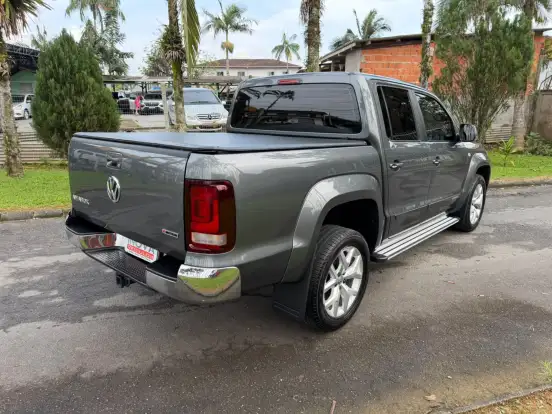 VOLKSWAGEN-AMAROK-2021
