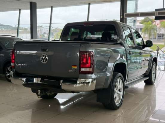 VOLKSWAGEN-AMAROK-2023