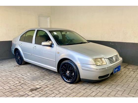 VOLKSWAGEN BORA 2.0 MI 8V GASOLINA 4P MANUAL