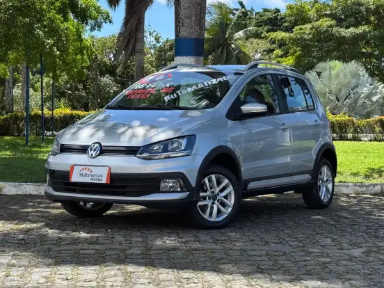VOLKSWAGEN-CROSSFOX-2014