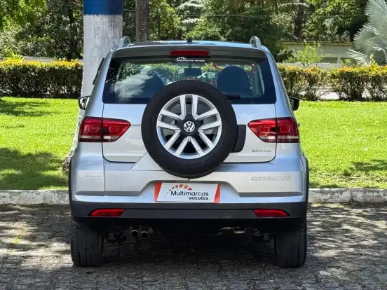 VOLKSWAGEN-CROSSFOX-2014