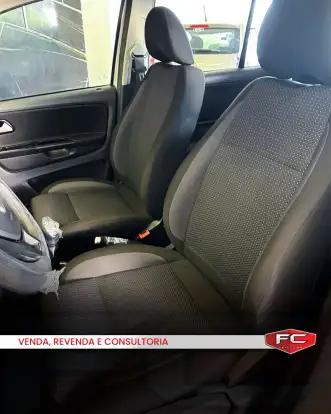 VOLKSWAGEN-FOX-2019