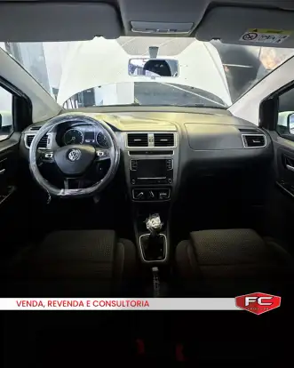 VOLKSWAGEN-FOX-2019