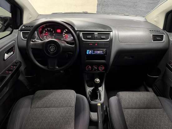 VOLKSWAGEN-FOX-2013