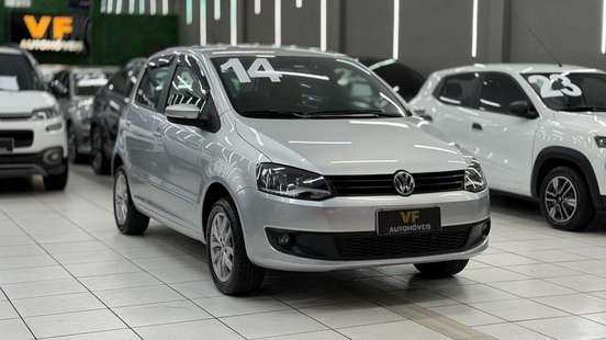VOLKSWAGEN-FOX-2014