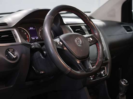 VOLKSWAGEN-FOX-2018