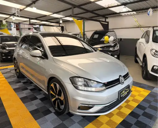 VOLKSWAGEN-GOLF-2018
