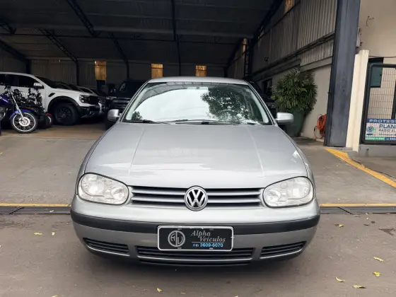 Volkswagen Golf 1.6 MI Plus 8V Gasolina 4P Manual