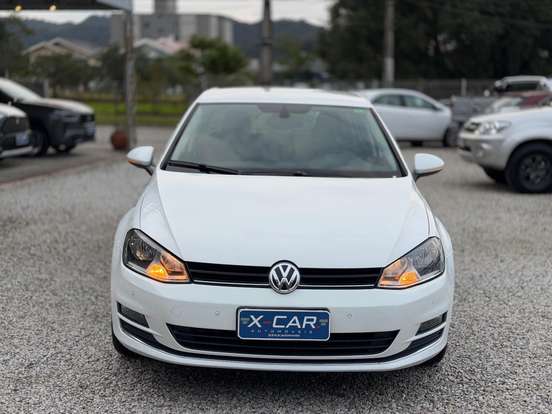VOLKSWAGEN-GOLF-2014