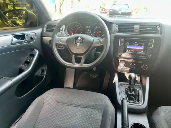 VOLKSWAGEN-JETTA-1.4 16V TSI TRENDLINE GASOLINA 4P TIPTRONIC VOLKSWAGEN-JETTA-2015