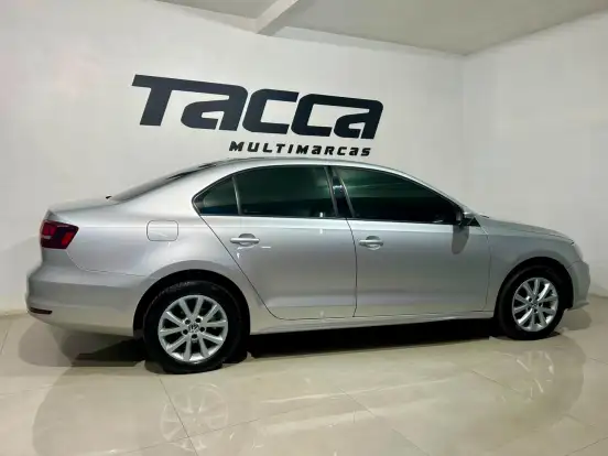 VOLKSWAGEN-JETTA-1.4 16V TSI TRENDLINE GASOLINA 4P TIPTRONIC VOLKSWAGEN-JETTA-2015