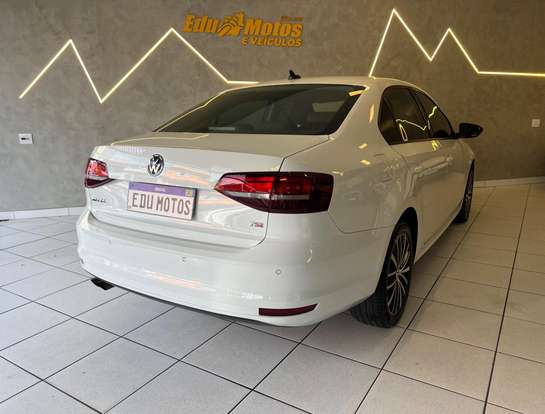 VOLKSWAGEN-JETTA-2017