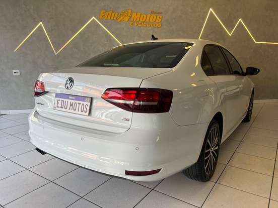 VOLKSWAGEN-JETTA-1.4 16V TSI COMFORTLINE GASOLINA 4P TIPTRONIC VOLKSWAGEN-JETTA-2017