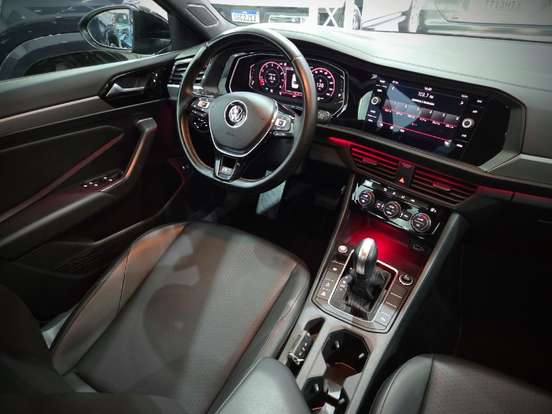 VOLKSWAGEN-JETTA-2020