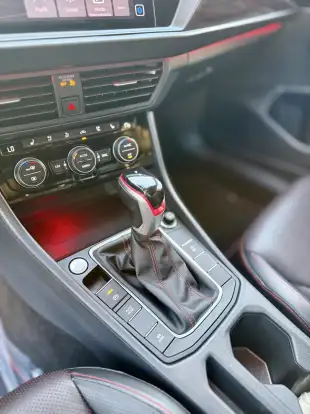 VOLKSWAGEN-JETTA-2022