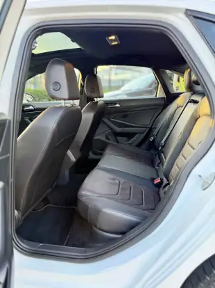 VOLKSWAGEN-JETTA-2022