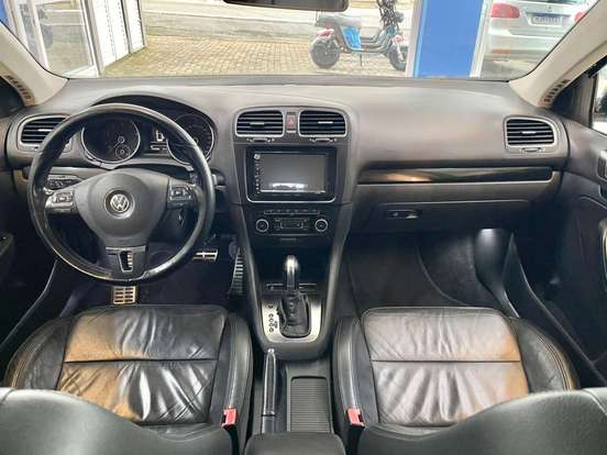 VOLKSWAGEN-JETTA-2011