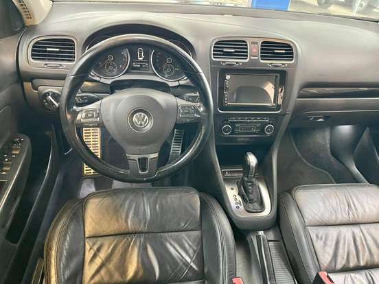 VOLKSWAGEN-JETTA-2011